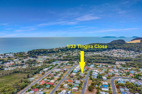 1 33 Tingira Close Rainbow Beach Gorgeous Ocean Views Swimming Pool Air Conditioning - Nambucca Heads Accommodation 6