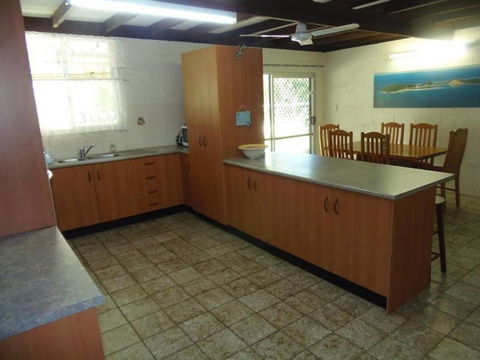 The Red Piranha Rainbow Beach Close To Everything Air Con & Pet Friendly - Nambucca Heads Accommodation 2