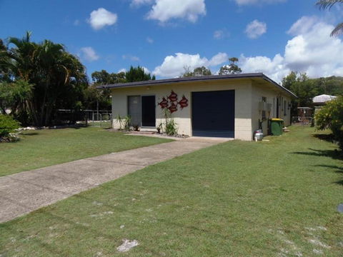 The Red Piranha Rainbow Beach Close To Everything Air Con & Pet Friendly - Nambucca Heads Accommodation 6