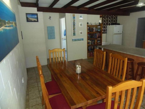 The Red Piranha Rainbow Beach Close To Everything Air Con & Pet Friendly - Nambucca Heads Accommodation 5