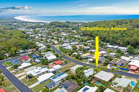 40 Rumbalara Avenue Rainbow Beach Entertain On The Spacious Verandah Overlooking Beautiful Rainbow Beach - Nambucca Heads Accommodation 5