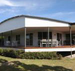 14 Zircon Street Centrally located family home with covered deck close to patrolled beach  shops - Nambucca Heads Accommodation