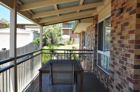 23 Carlo Road Lowset Family Home Within Walking Distance To The Shopping Centre. Pet Friendly - Nambucca Heads Accommodation 1