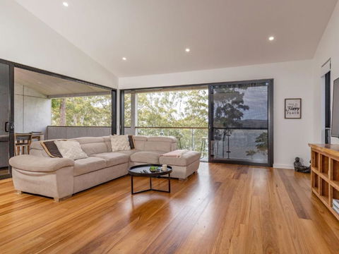 Seashells Lakeside Holiday Perfection - Nambucca Heads Accommodation 1