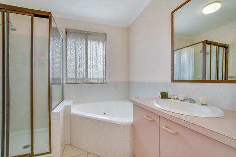 Coral Breeze Penthouse - Nambucca Heads Accommodation 3