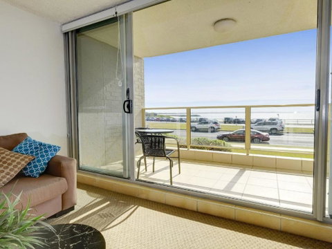 Ebbtide 2 On Main Beach! - Nambucca Heads Accommodation 1