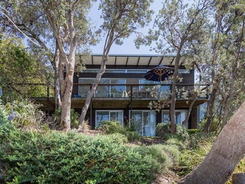 ARGYLL MOLLYMOOK Absolute Waterfront - Nambucca Heads Accommodation 2
