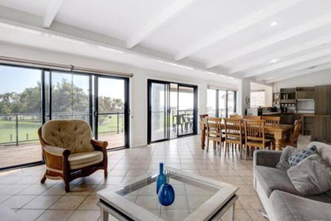 2 Cliff Road - Nambucca Heads Accommodation 0