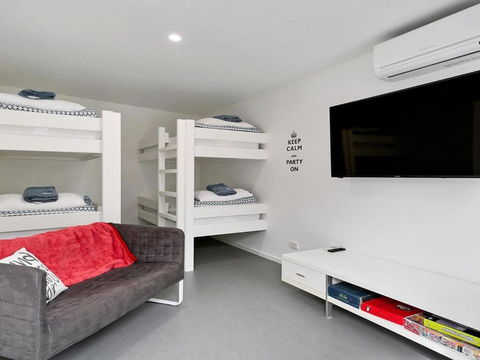 Gone Fishing! Air Conditioned Crisp & Clean - Nambucca Heads Accommodation 3