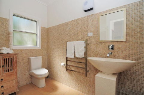 Love Shack 1 Bedroom Cosy Cottage! - Nambucca Heads Accommodation 1