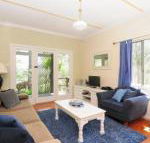 Love Shack 1 bedroom cosy cottage - Nambucca Heads Accommodation