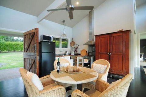 Willabrook Retreat Mojo Cottage Romantic Escape! - Nambucca Heads Accommodation 4
