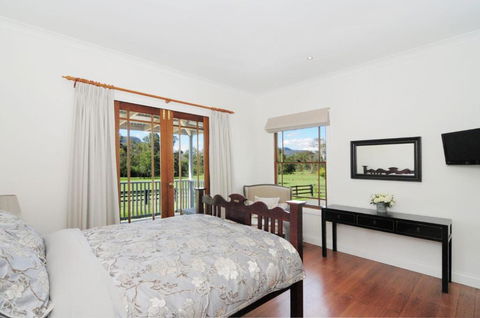 Rivermist Luxury 6 Bedrooms & 6 Bathrooms! - Nambucca Heads Accommodation 4