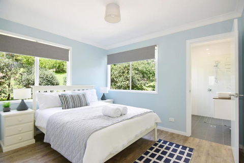 Treetops Newly Renovated In The Village! - Nambucca Heads Accommodation 1