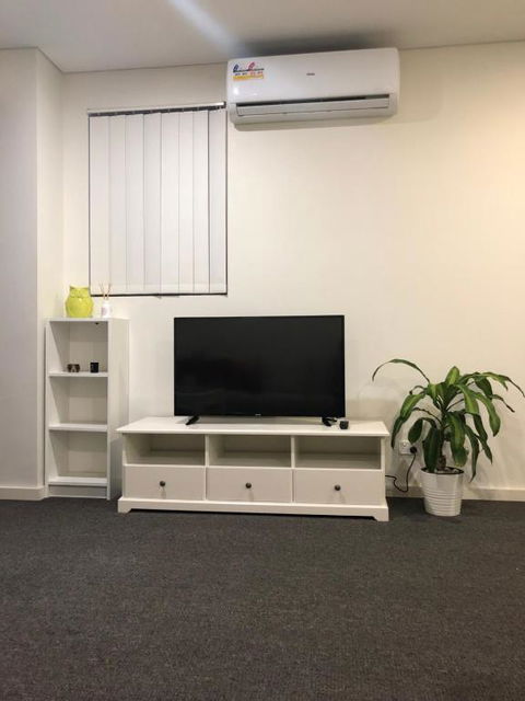 Modern Apartment In Liverpool CBD - Nambucca Heads Accommodation 6