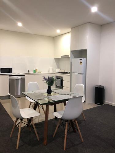 Modern Apartment In Liverpool CBD - Nambucca Heads Accommodation 1
