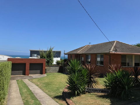 OCEAN VIEWS - Nambucca Heads Accommodation 4