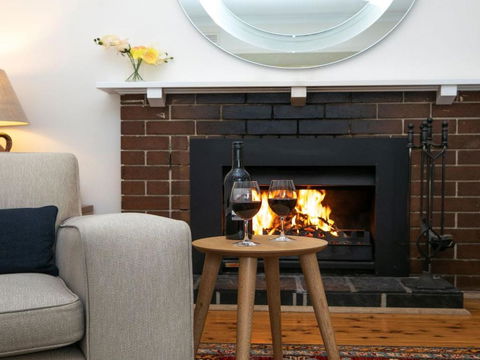 Canary Cottage Fresh Clean Simple & Comfortable - Nambucca Heads Accommodation 3
