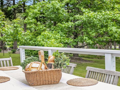 Canary Cottage Fresh Clean Simple & Comfortable - Nambucca Heads Accommodation 1
