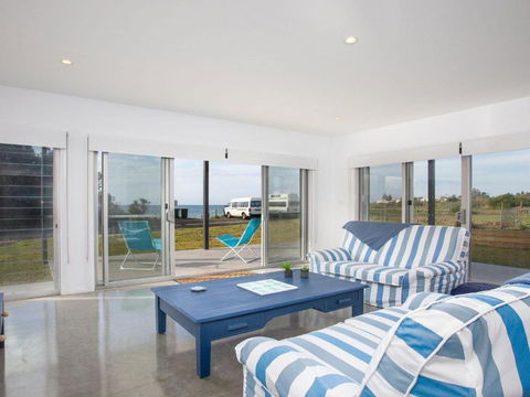Catalina Brand New House - Nambucca Heads Accommodation 2