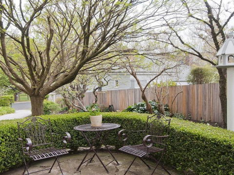 Hollyoak Cottage Delightful Ducks & Doileys! - Nambucca Heads Accommodation 4