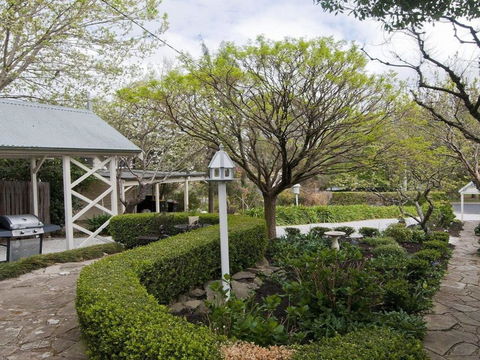Hollyoak Cottage Delightful Ducks & Doileys! - Nambucca Heads Accommodation 5