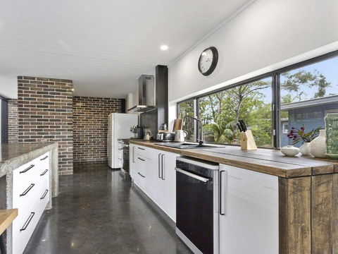 Horizons At Currarong Architecturally Designed Beach House - Nambucca Heads Accommodation 1