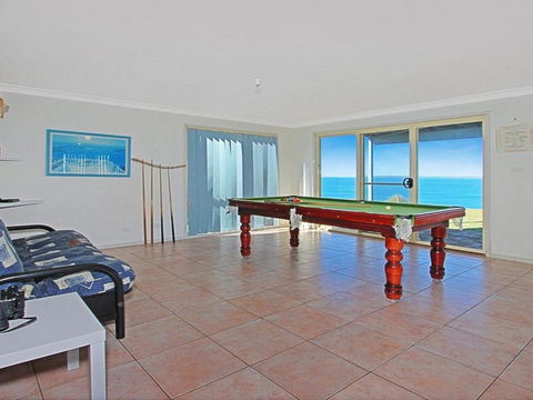 Le Vista Panoramic Views Looking South - Nambucca Heads Accommodation 2