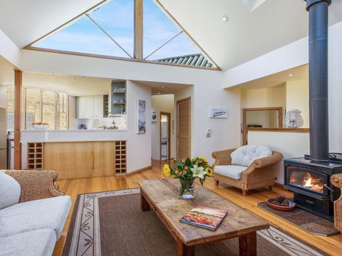 Maldas Retreat Air Con Fireplace & Outdoor Spa - Nambucca Heads Accommodation 4