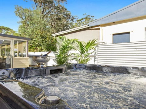 Sandy Shores Character Charm Outdoor Spa - Nambucca Heads Accommodation 4
