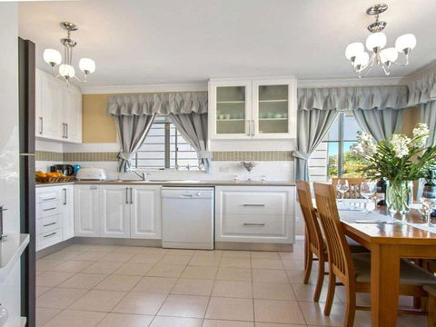 Sea Gem Air Conditioned & Fireplace - Nambucca Heads Accommodation 3