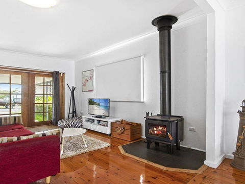Sea Shack Renovated 1950s Beach House - Nambucca Heads Accommodation 6