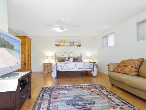 Serene Spacious Air Conditioned Accommodation - Nambucca Heads Accommodation 3