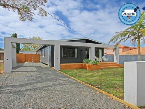 Shady Palms Modern Beach House With Studio - Nambucca Heads Accommodation 3