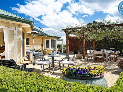 Sinden Park Garden Swimming Pool Rural Vistas - Nambucca Heads Accommodation 1