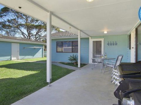 Soundwaves Games Room With Table Tennis - Nambucca Heads Accommodation 3
