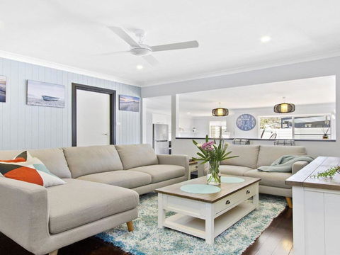Sunset Beach Situated Between Two Beaches & A Lake - Nambucca Heads Accommodation 1