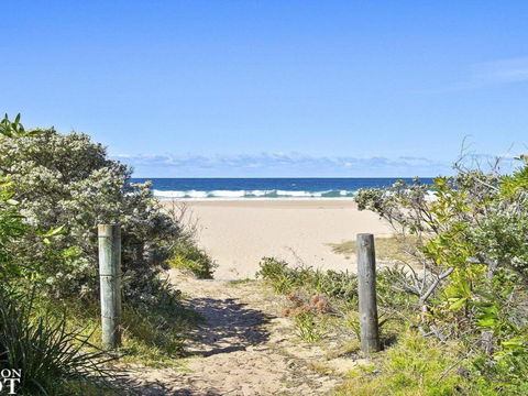 Sunset Beach Situated Between Two Beaches & A Lake - Nambucca Heads Accommodation 3