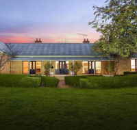 Sutton Downs renovated country home on 100 acres - Nambucca Heads Accommodation