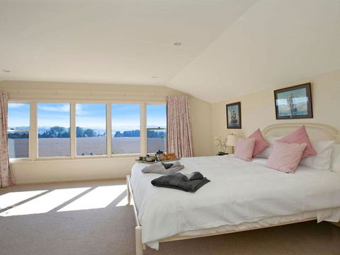 Warrington Park Bendooley Hill - Nambucca Heads Accommodation 2