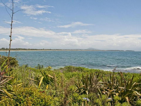 Villa Mer Stylish Waterfront Accommodation - Nambucca Heads Accommodation 6