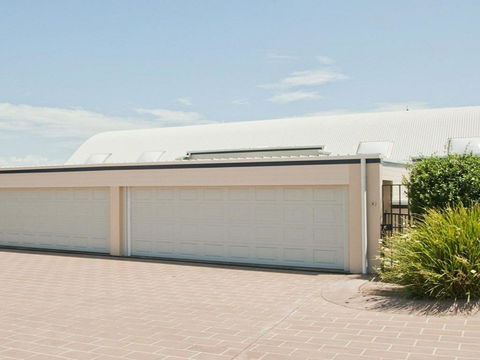 Villa Mer Stylish Waterfront Accommodation - Nambucca Heads Accommodation 2