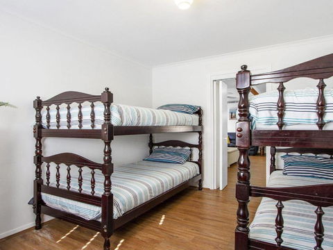 Whispering Waves Relaxing Beach House - Nambucca Heads Accommodation 2