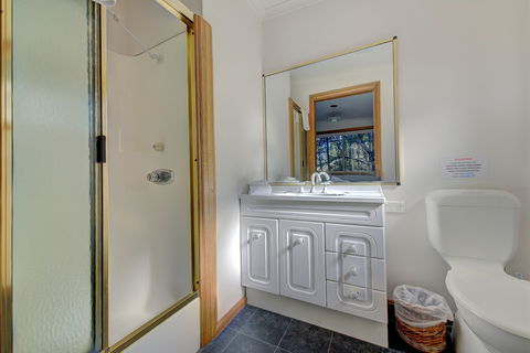 Freycinet Sanctuary 4 - Nambucca Heads Accommodation 2