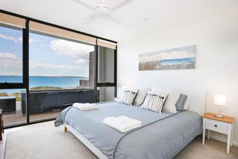 Azure Absolute Beachfront Pet Friendly - Nambucca Heads Accommodation 6
