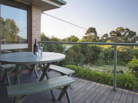 ROANJOKA DROMANA.... - Nambucca Heads Accommodation 5
