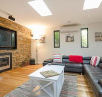 PIER 55 DROMANA... - Nambucca Heads Accommodation