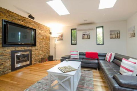 PIER 55 DROMANA... - Nambucca Heads Accommodation 0