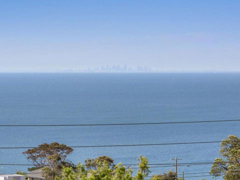 VIEWS At MCCRAE..... - Nambucca Heads Accommodation 4