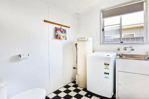 Sun Shack At Culburra Pet Friendly 3 Mins To Beach - Nambucca Heads Accommodation 4